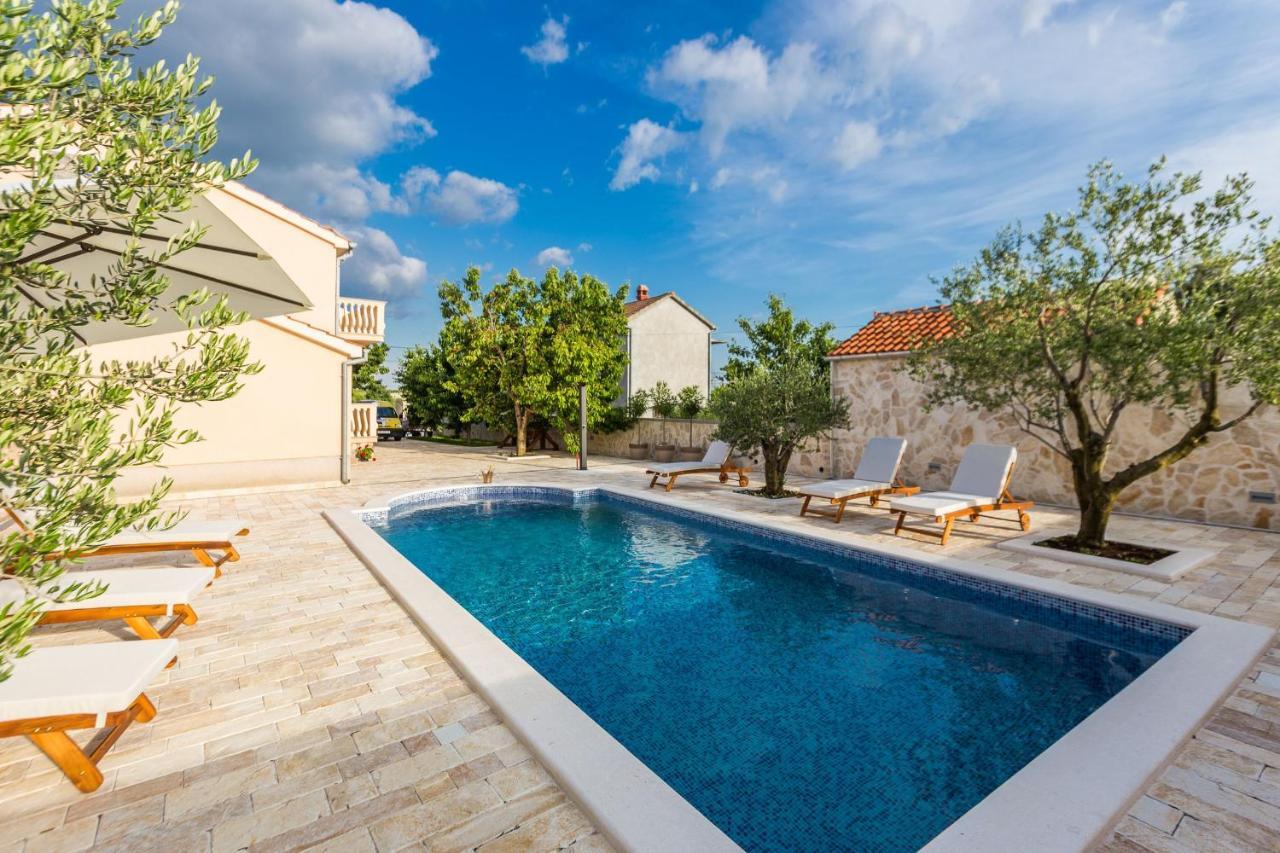 Villa Tina With Swimming Pool, Tennis Court, Games Room, Sauna, Gym, Bbq Policnik Exterior foto